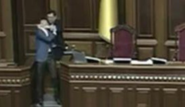 Взрослые игры: как Мартынюк набросился на Ляшко - "Что вы делаете, Адам Иванович?!" ! ВИДЕО.