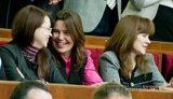 "Регионалы" массово поздравили молоденьких судей. ФОТОрепортаж