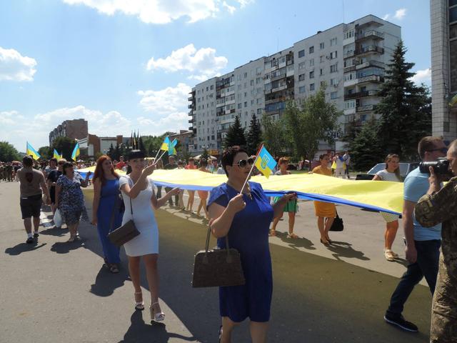 Жителі Торецька відзначили третю річницю визволення міста 12 Жителі Торецька відзначили третю річницю визволення міста 12