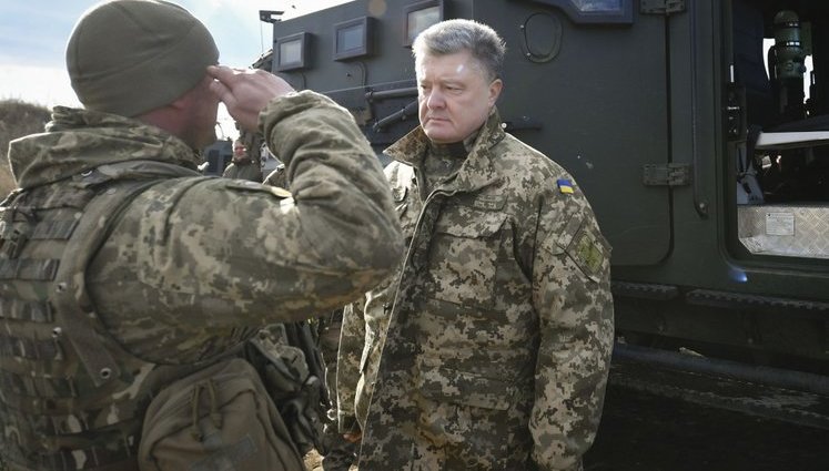 Порошенко посетил позиции 79-й ОДШБр на передовой. ФОТОрепортаж