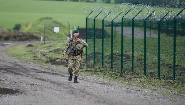 "Reliable border with medieval empire is imperative of time," - Yatseniuk on Wall project. PHOTOS