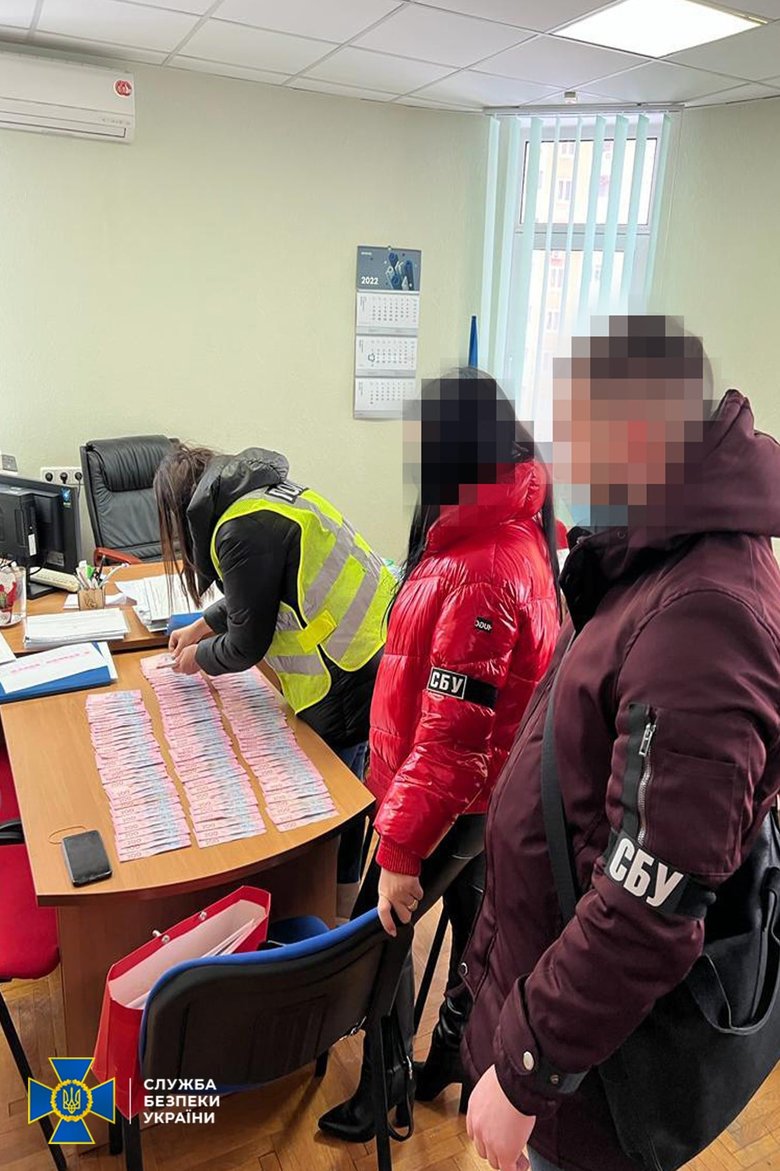 Ексзаступниця міністра соцполітики та ексчиновниця КМДА організували схему вимагання грошей у Київському дитячому діагностичному центрі, - СБУ 05