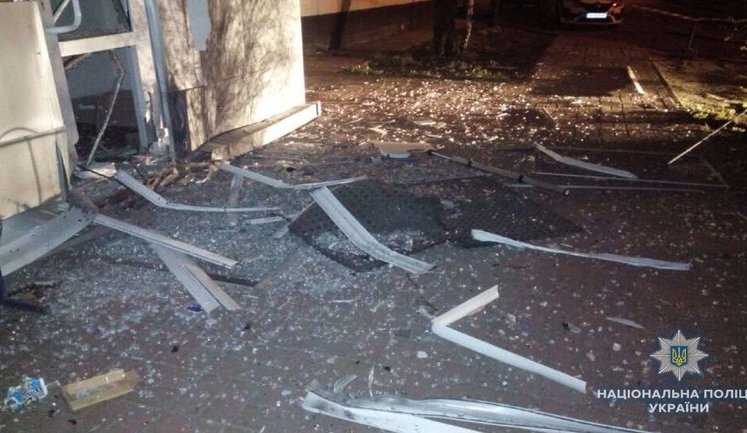 Вночі стався вибух біля будівлі "Київенерго". ВІДЕО+ФОТОрепортаж (оновлено)