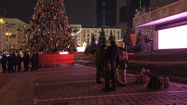 Зе, відповідай за базар!, - ФОПи протестують біля Палацу Україна перед концертом 95 кварталу 06