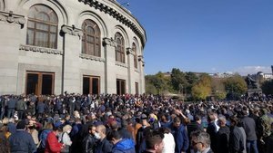 Армянские силовики вечером 12 ноября разогнали антиправительственный митинг в Ереване