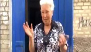 "В полпятого все началось. В подвал мы летели. На улицу 13 часов не выходили", - жительница Красногоровки об атаке боевиков. ВИДЕО