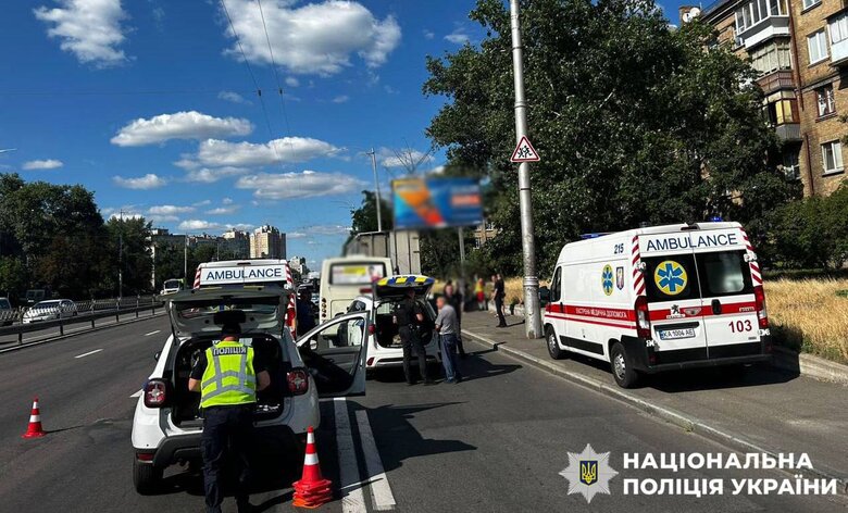 ДТП в Киеве на Каденюка