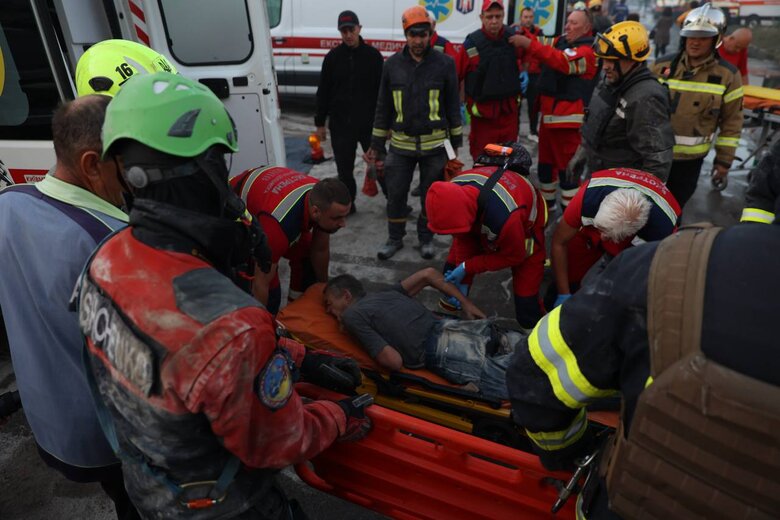 Newly formed Delta unit rescues Kyiv residents from under rubble after rocket attack