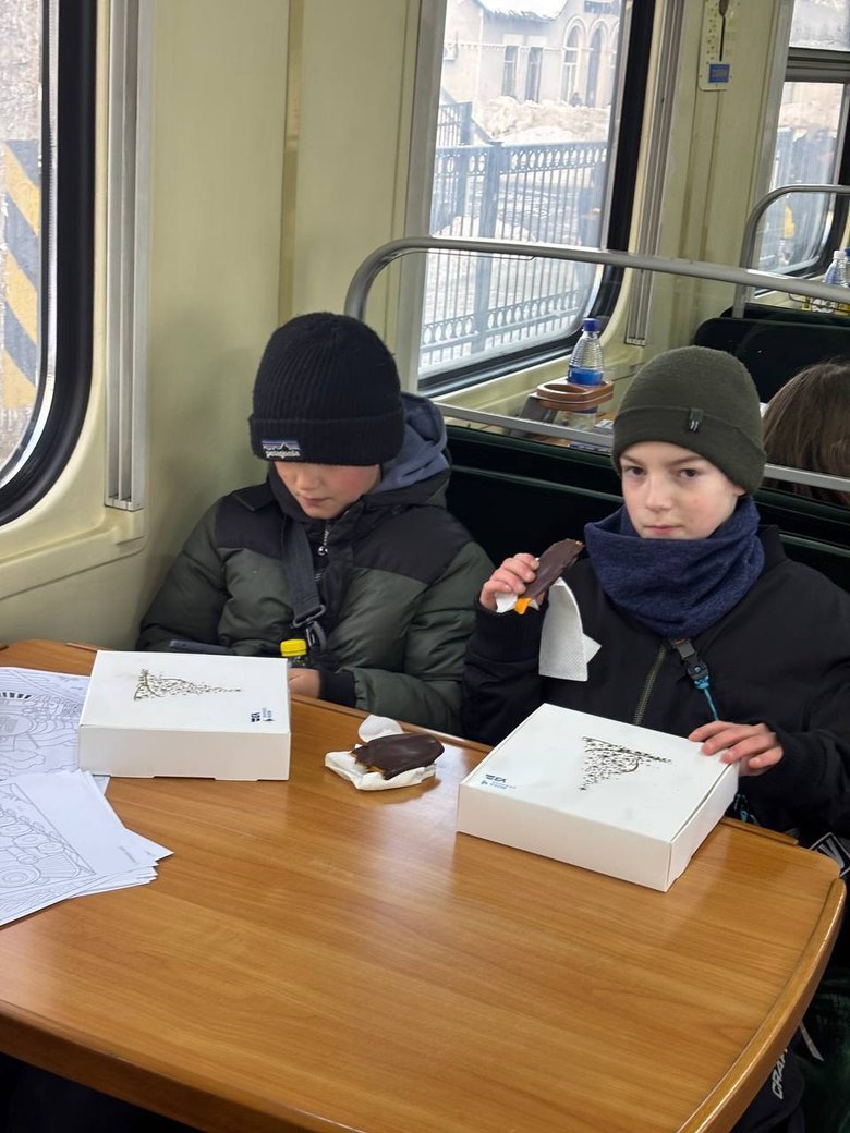 Укрзалізниця розгорнула вагони незламності