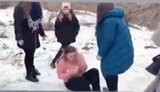 Дівчатка-підлітки побили ровесницю, поліція Житомира почала перевірку. ВIДЕО