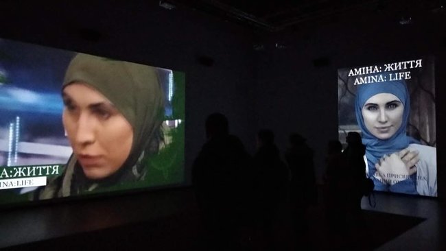 Сегодня в Днепре открывается фотовыставка памяти Амины Окуевой 04