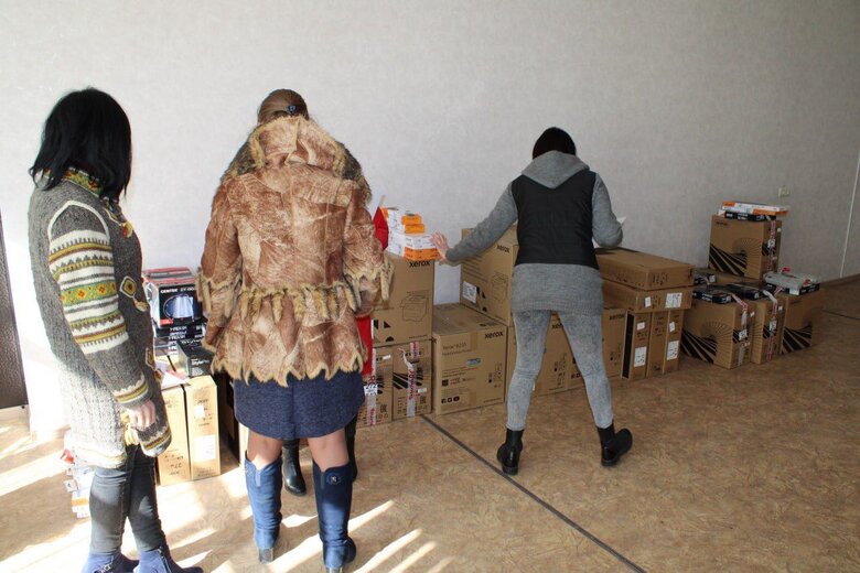 У Маріупольському районі Червоний Хрест забезпечує загарбників гуманітарною допомогою, зокрема технікою, - Андрющенко 02