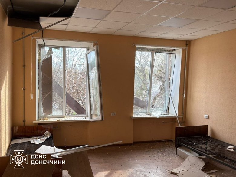 Повреждена пожарная часть в Донецкой области