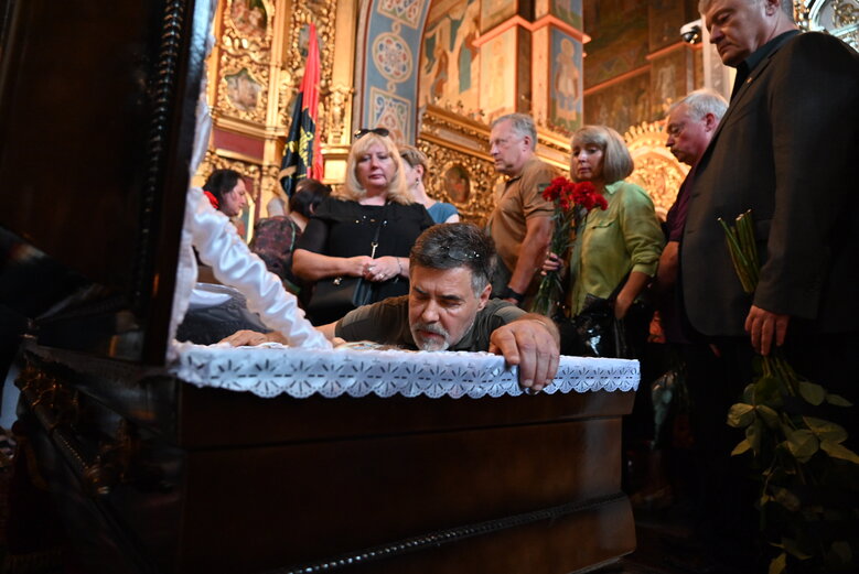 Із полковником, депутатом Київради від ЄС Сергієм Ільницьким (Сокіл), який загинув у бою проти рашистів у лавах піхоти 28 ОМБр, попрощалися в Києві 19