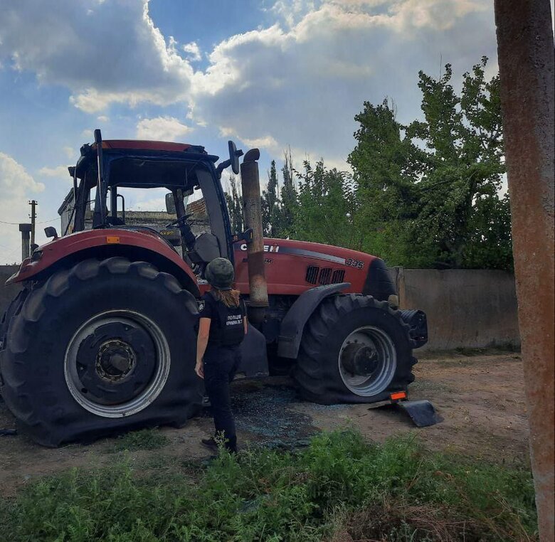 Наслідки ворожого обстрілу Нікопольського району Дніпропетровщини 05