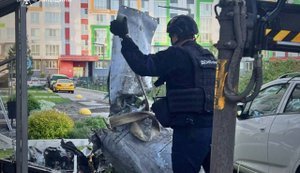 Вилучено уламки та бойову частину ракети, що не здетонувала, з багатоповерхівки в Чабанах, - МВС. ВІДЕО+ФОТОрепортаж