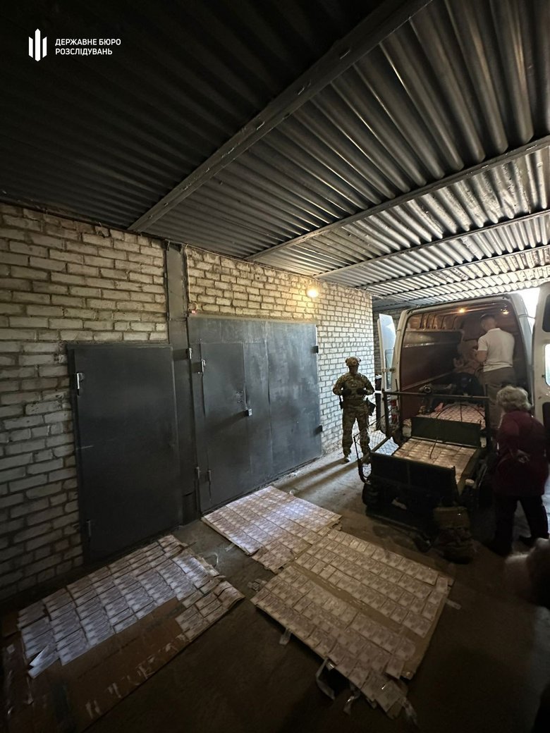 The State Bureau of Investigation has exposed military personnel who were selling military equipment
