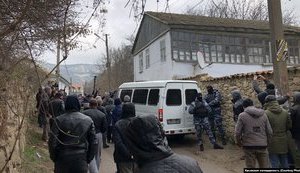 В окупованому Бахчисараї завершилися обшуки у кримських татар, - правозахисники. ВIДЕО