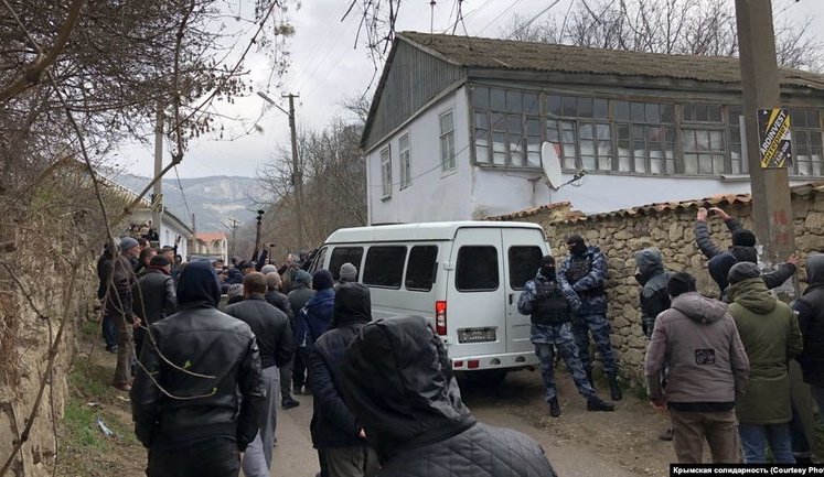 В окупованому Бахчисараї завершилися обшуки у кримських татар, - правозахисники. ВIДЕО