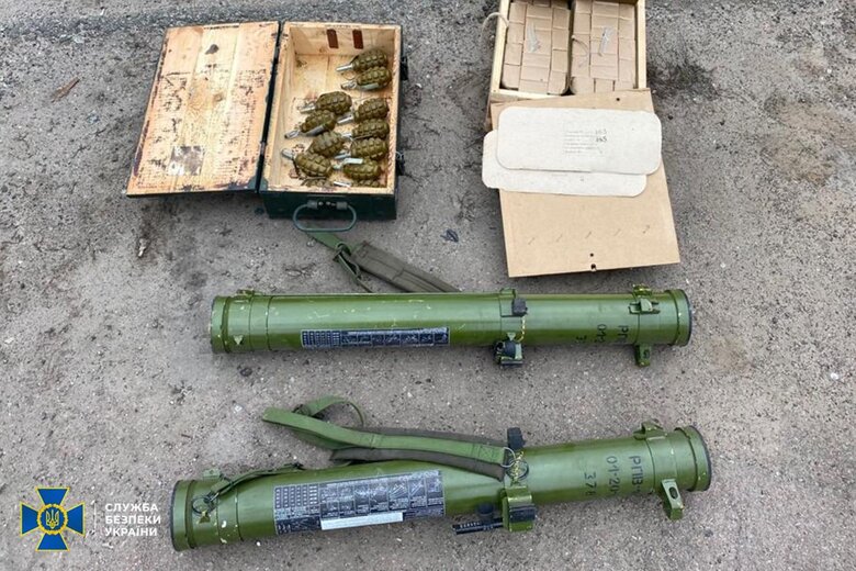 СБУ знайшла заховані арсенали окупантів у Чернігівській області 01