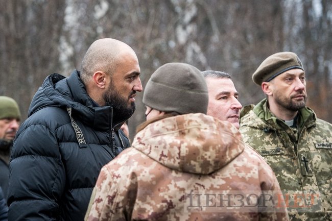Под Киевом на месте убийства Амины Окуевой поставили памятный знак 09