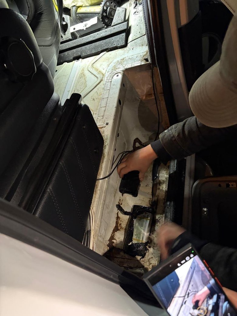 На Одещині прикордонники виявили схованки з валютою у автомобілі
