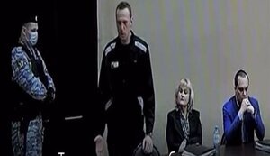 "У нашей власти находится группа алчных, злобных, тупых и сумасшедших дедов. Последствием этого станет развал нашей страны", - Навальный. ВИДЕО