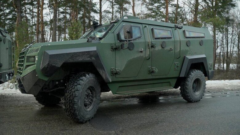 Украинские пограничники получили канадские боевые бронированные автомобили Roshel 02