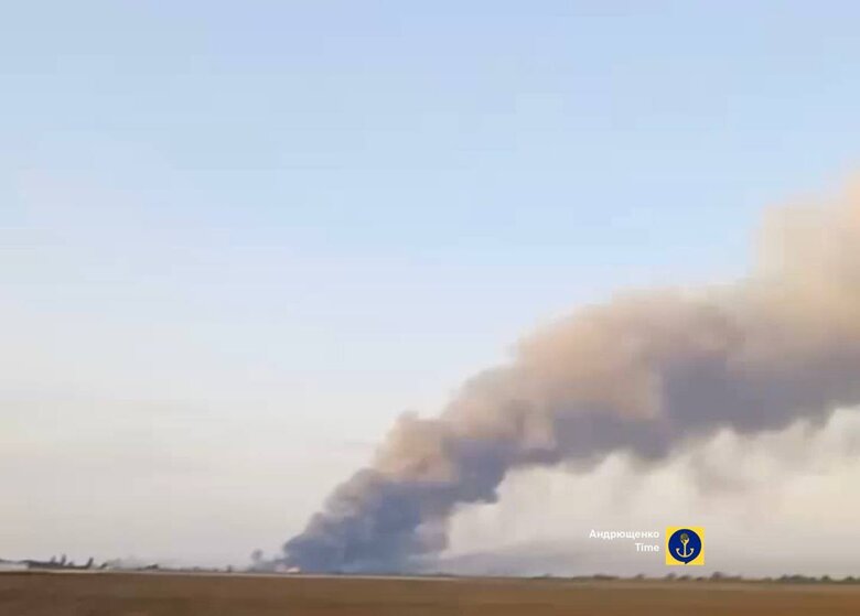 Зранку під Генічеськом лунають потужні вибухи: детонують боєприпаси окупантів, - Андрющенко 03