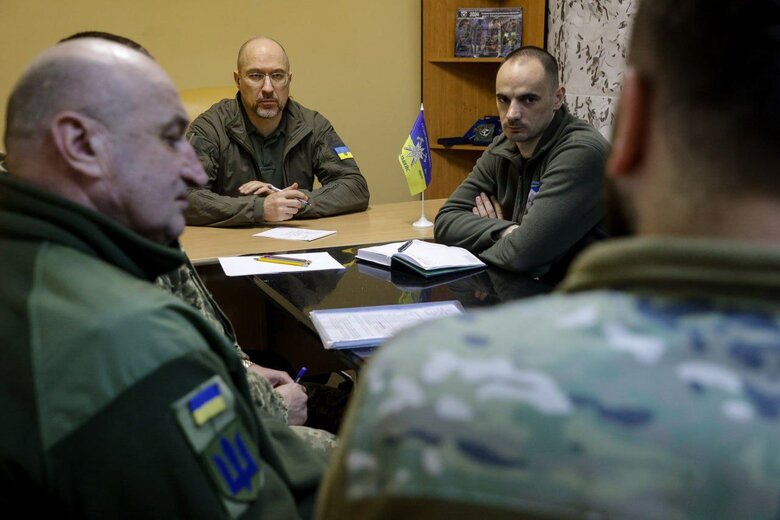 Денис Шмигаль на передових позиціях українських захисників.