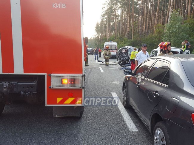 Fatal car crash near Irpin: four people killed, three more in serious condition 06