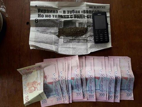 Співробітника поліції, який здійснював збут наркотиків, затримали в Донецькій області, - прокуратура 04 Співробітника поліції, який здійснював збут наркотиків, затримали в Донецькій області, - прокуратура 04