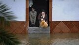Испанию заливает. Из-за наводнений 1200 человек покинули свои дома. ФОТОрепортаж.