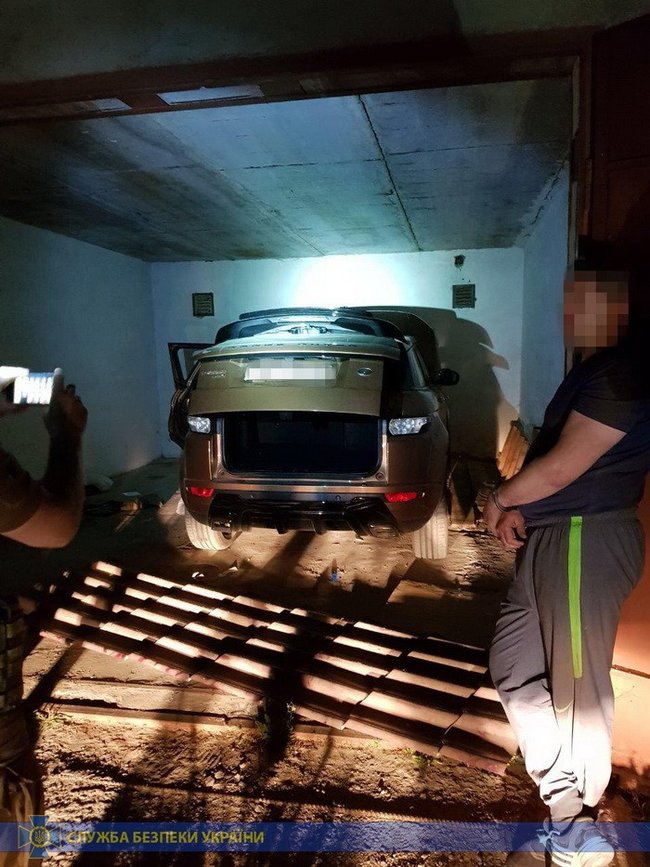 СБУ ліквідувала злочинне угруповання, яке викрало 17 автомобілів вартістю близько $400 тис 01