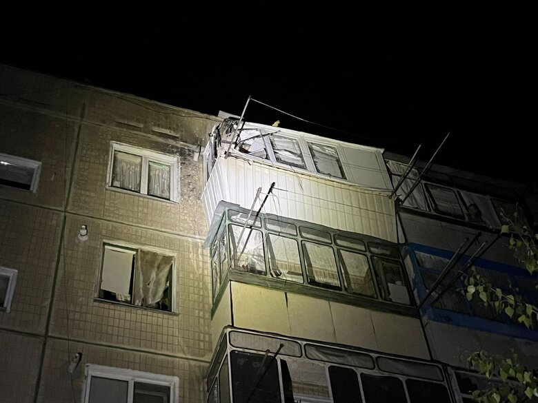 Ворог влучив у багатоповерхіку у Нікополі