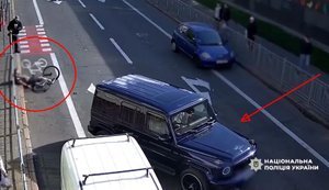 У Києві поліція затримала водія Mercedes, який тяжко побив велосипедиста. ВІДЕО+ФОТОрепортаж