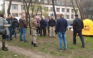 Ініціативна група звернулася до президента, прем'єра і правоохоронців, щоб захистити парк у Запоріжжі, який планує забудувати екс-регіонал Кальцев. ФОТО
