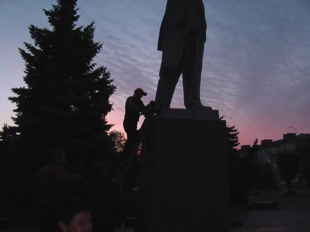 ленин памятник снос