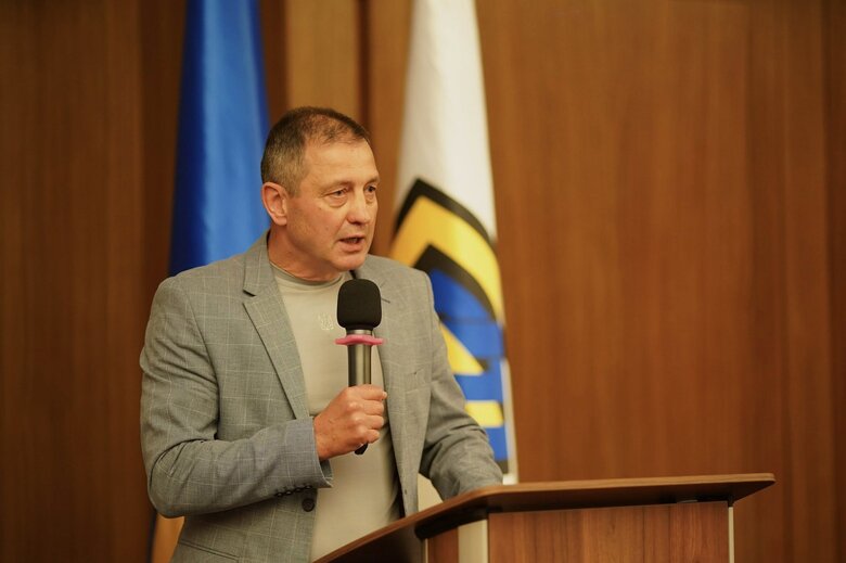Frontline Industry NAUDI представила журнал об украинском оружии