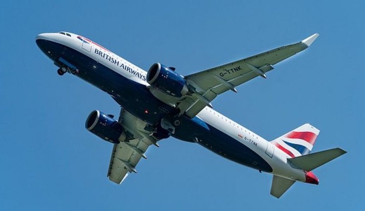 Ukraine not to ban travel from UK