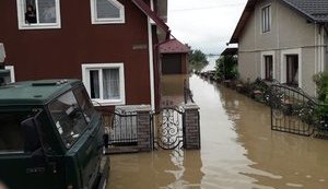 Кабмин соберется на внеочередное заседание из-за разгула стихии на западе Украины