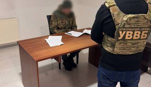 Передавал данные о пограничных патрулях перевозчикам уклонистов: на Буковине разоблачен военнослужащий, - ГПСУ