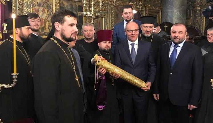На подписании Томоса был замечен бизнесмен Петровский, которого называют криминальным авторитетом Нариком. ФОТО