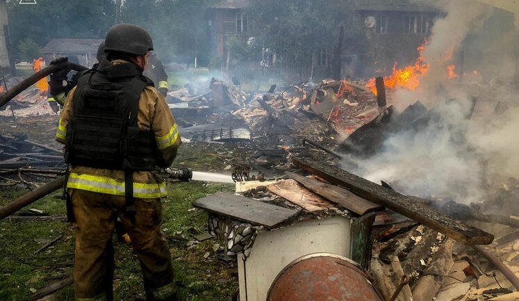 Внаслідок ударів росіян пошкоджений пожежно-рятувальний підрозділ та житловий сектор на Сумщині. ВІДЕО+ФОТОрепортаж