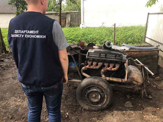 У Рівненській області поліція викрила угруповання, члени якого займалися незаконним видобутком бурштину 06