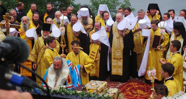 Онуфрій, Новинський, Бойко і віряни: як УПЦ МП хресну ходу проводили 21