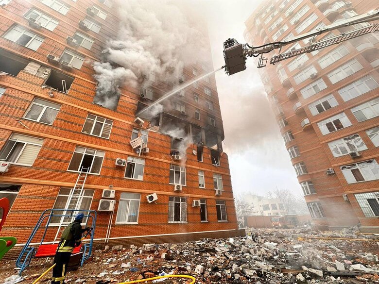 Consequences of missile strike by RF on house in Odesa 04