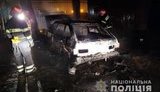 У Чернівцях затримано чоловіка, який вночі підпалив 3 автомобілі й у 28 проколов шини, - Нацполіція. ФОТО