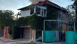 Вечером враг дважды обстрелял Славянск в Донецкой области, ранена женщина. ФОТОРЕПОРТАЖ