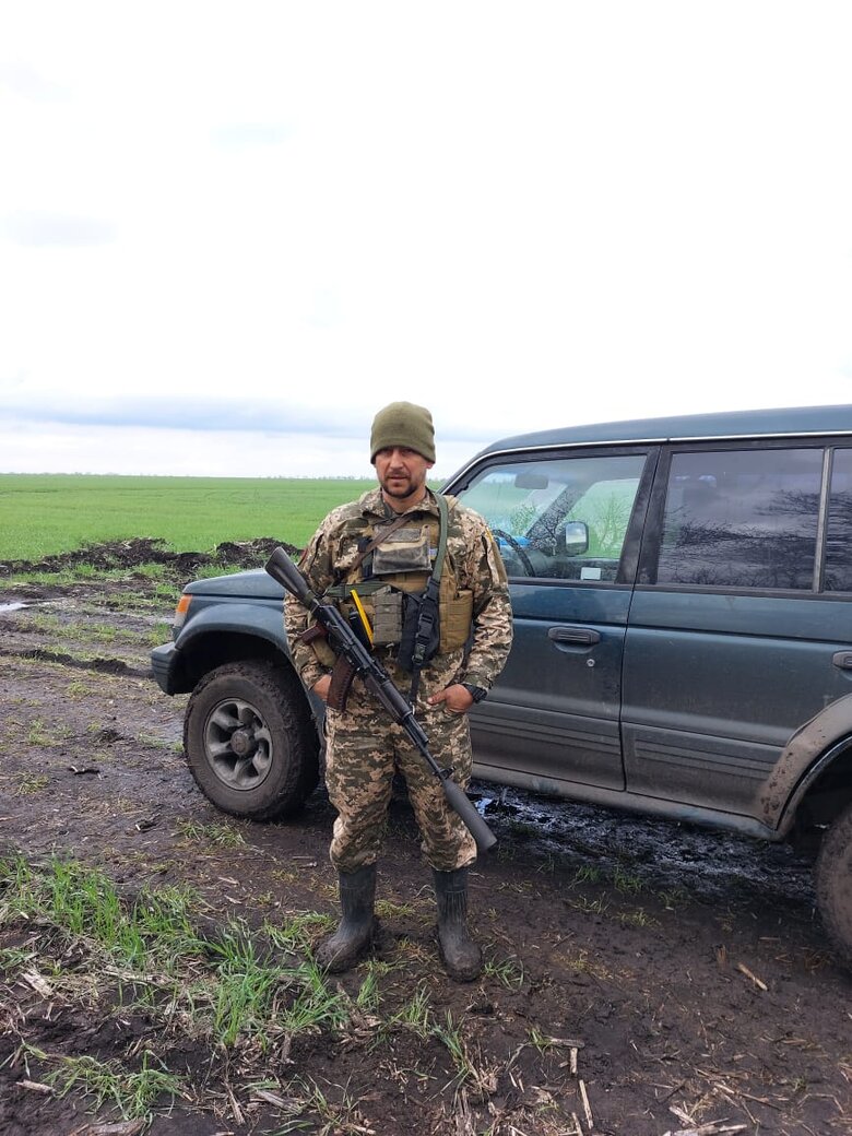 Кіборг Сергій Кирик: У Роздольному росіяни штурмували танками, сучасними БМП-3. Хлопці не боялися, з РПГ вилазили з окопів, робили по 8-9 пострілів - і вони зупинялись 02